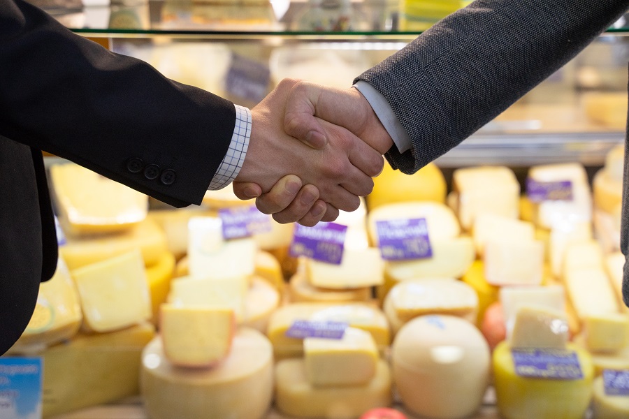 Подмосковье рассчитывает стать лидером по производству сыра в России