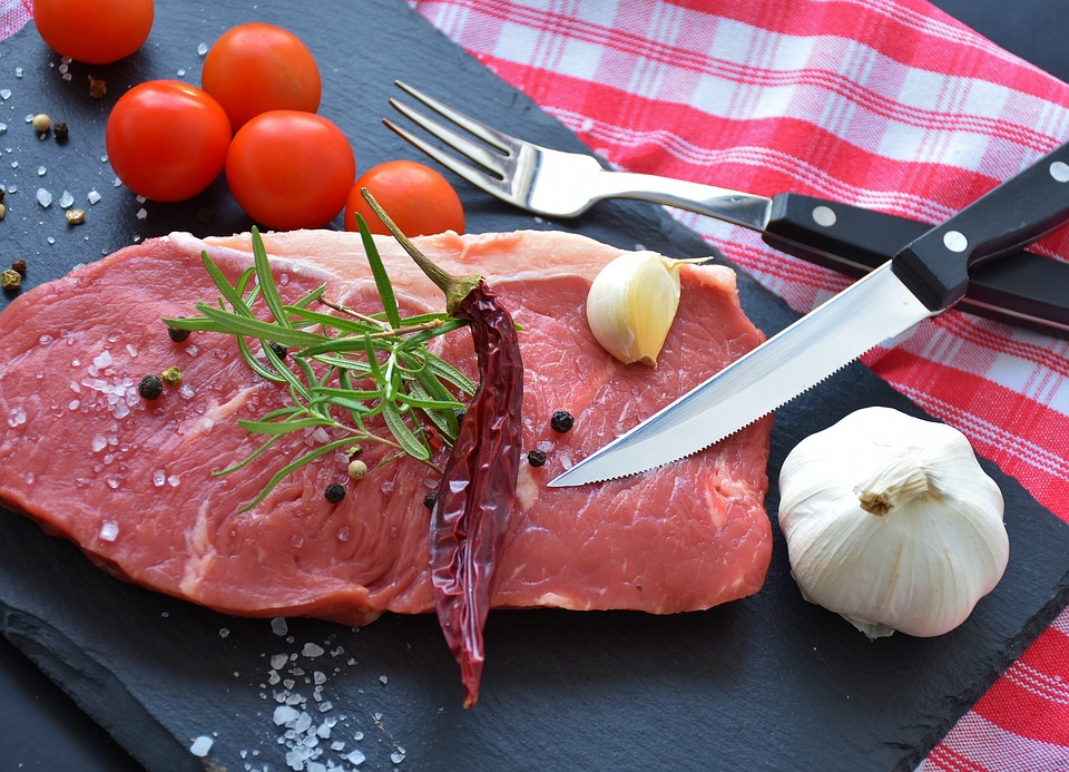 Роскачество: как самому определить свежесть мяса