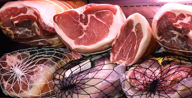 Исследование: треть этикеток мясной продукции во Франции содержат ложную информацию