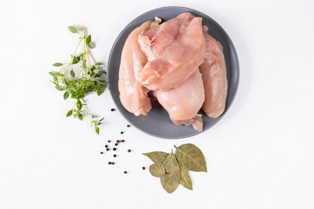 Таиланд будет поставлять мясо птицы в Саудовскую Аравию