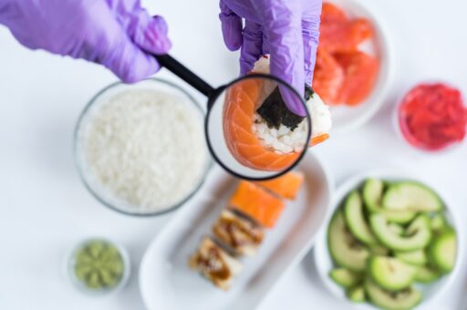Вкус японской «Калифорнии»: эксперты рассказали, есть ли польза в роллах