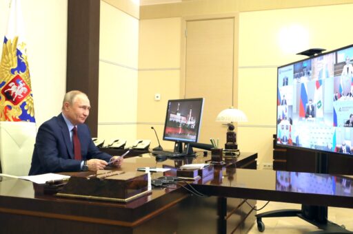 Владимир Путин призвал обеспечить рост производства продуктов питания не ниже 3% в год