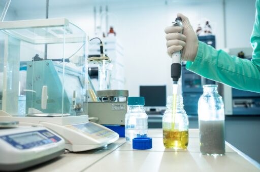 Ученые ВНИИЗЖ разработали дезсредство для уничтожения возбудителей болезней животных