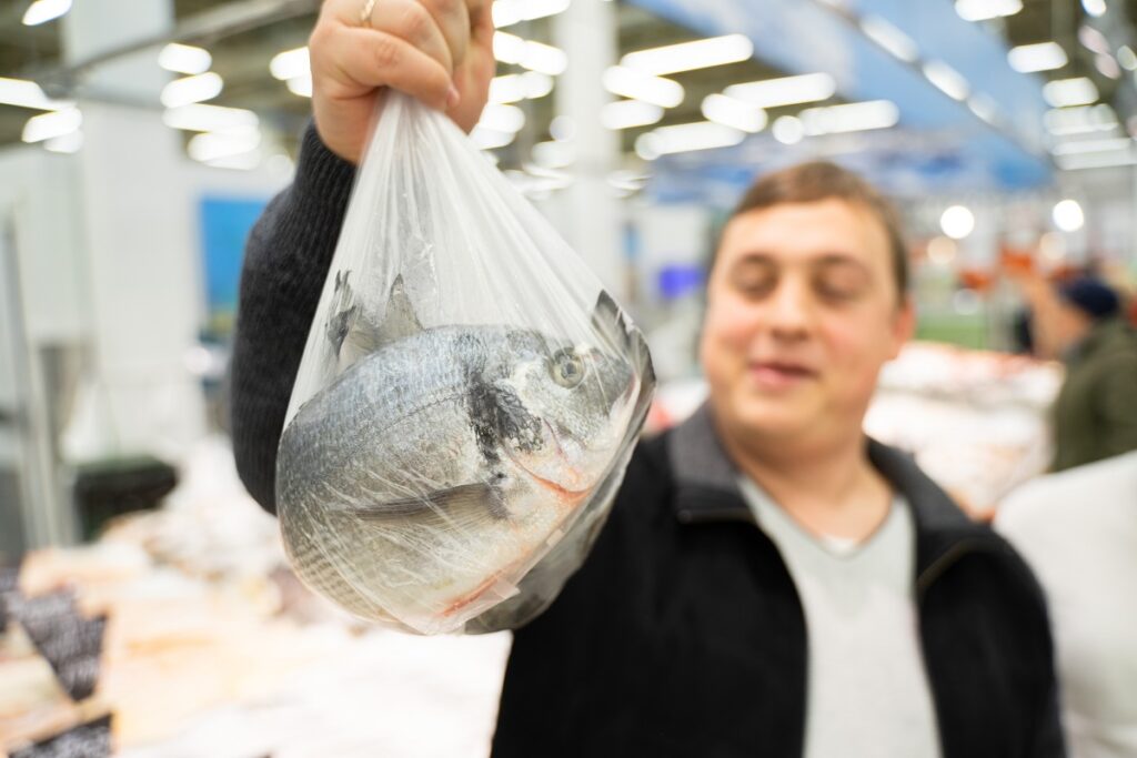 Розничные цены на мороженую рыбу в РФ снизились за неделю на 0,22%