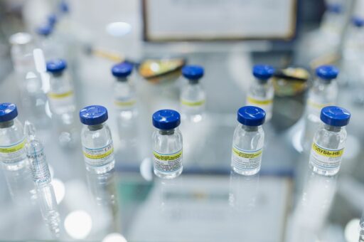 Названы лидеры продаж ветпрепаратов с начала года в России