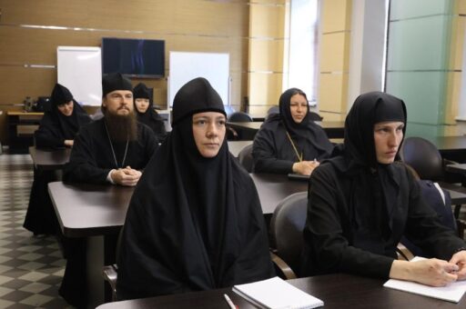 В ВГНКИ провели обучение для монашествующих РПЦ