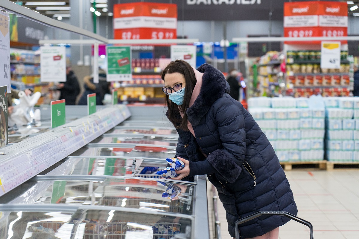 Потребителям хотят разрешить законом есть мороженое в магазине до оплаты на  кассе | Ветеринария и жизнь