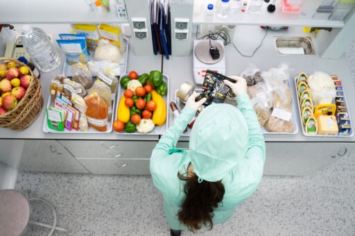 Минсельхоз разрешил использовать некачественные продукты на корма сельхозживотным