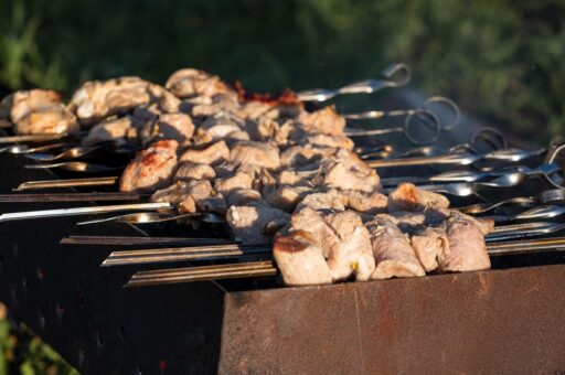 Какого цвета должно быть свежее и качественное мясо для шашлыка
