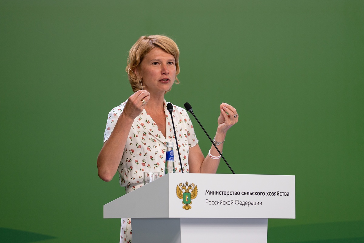 Оксана Лут: Россия ждет ответа ЮАР по поставкам жирафов для зоопарков