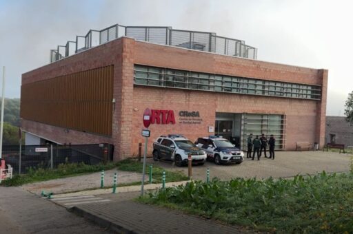 Полиция Испании проводит обыски в биолаборатории, подозреваемой в утечке АЧС
