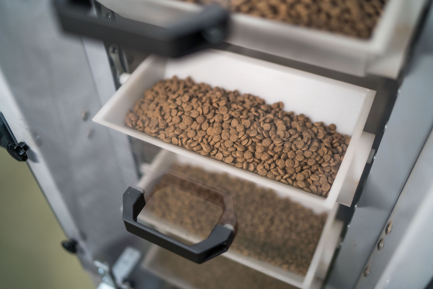 Агрохолдинг «Русское поле» вышел в сегмент кормов для домашних животных