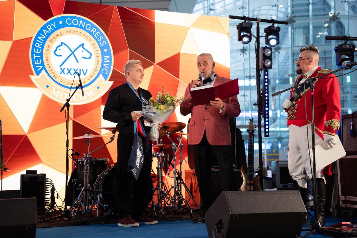 «Серебряный микроскоп» получила работа о протезировании лап у кошек